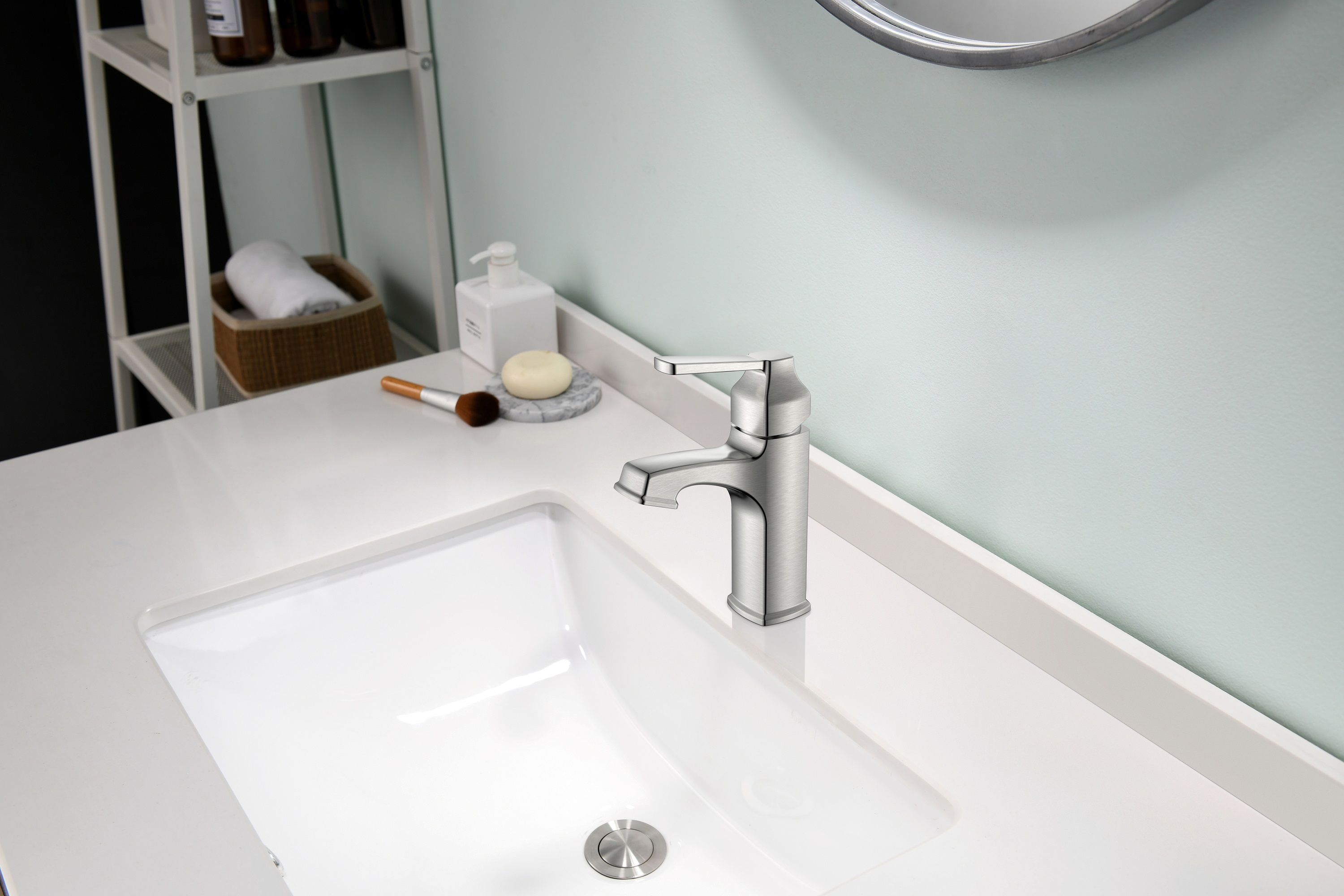 Chrome Classical Square Shape Single Handle Basin Faucet For Bathroom